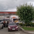 Larga fila de vehículos, de más de cinco kilómetros, ingresando a Cuenca.
