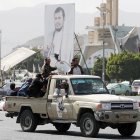 Seguidores de los hutíes en Saná celebrando los ataues qne le Mar Rojo.