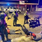 Militares ejecutan detenciones de personas declaradas como terroristas.