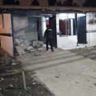 Una pared de la UPC quedó destruida tras el ataque.