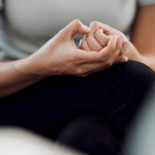 La ansiedad es una respuesta emocional caracterizada por sentimientos de preocupación, nerviosismo y aprehensión.