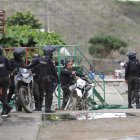 Un grupo de policías llegó hasta ese sector de la urbe porteña.
