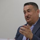 El experto en operaciones especiales y teniente coronel de la Policía de Ecuador en servicio pasivo, Rodrigo Braganza, habla en una entrevista, en Guayaquil (Ecuador)