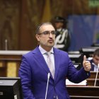 El coordinador de bancada del PSC, Vicente Taiano, expuso la postura del partido.