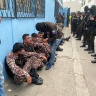 Protocolo. Primero fueron revisados médicamente, luego pudieron ver a sus allegados.