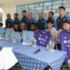 El cuerpo técnico del Trencito junto a los siete refuerzos que llegaron para 2024.