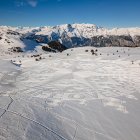 Un gigantesco dibujo del tamaño de dos campos de fútbol en los Alpes suizos es la forma elegida por la organización Greenpeace para protestar contra el Foro de Davos.