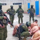 Policías y militares mantienen el control del centro carcelario de Turi y continúan buscando armas utilizadas por los reos.