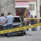 Un vehículo implicado fue abandonado e incendiado en el sector de Colinas de la Alborada.