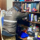 Revisión. Agentes de Criminalística buscaron indicios en los domicilios de un fiscal y de la defensora.