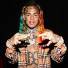 Tekashi 6ix9ine debía comparecer ante el juez. El magistrado debía decidir entre otorgarle el pago de una fianza o enviarlo a la cárcel.