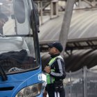 Medidas. Una de las sugerencias es que los agentes no usen celular en horas laborables.