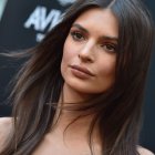 Emily Ratjowski ahora comparte una nueva postura sobre el feminismo.