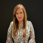 Flor María Torres, quien radica en Estados Unidos, laboró en canales como Ecuavisa y Teleamazonas.