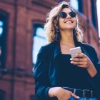 Las gafas protegen los ojos del polvo, vientos y de la radiación solar