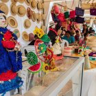 Santa Elena. Varios artesanos exhiben sus trabajos en una feria reciente.