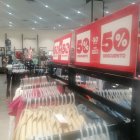 Ofertas. Los descuentos están en todas partes y en todo tipo de tienda.