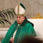 El papa Francisco preside la misa con motivo del Día de la Palabra de Dios, en la Basílica de San Pedro de la Ciudad del Vaticano, el 21 de enero de 2024.