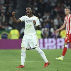 MADRID 21/01/2024.- El delantro del Real Madrid Vinicius Jr celebra su gol ante el Almería durante el partido de LaLiga correspondiente a la jornada 21, y que enfrenta este domingo a Real Madrid y UD Almería en el Santiago Bernabéu. EFE/Kiko Huesca