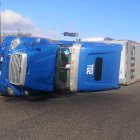 Un accidente de tráfico dejó heridos a 23 migrantes guatemaltecos que viajaban "ilegalmente" en la caja de un camión de carga en Chiapas, estado fronterizo al de México, informó este lunes el Instituto Nacional de Migración (INM) mexicano.