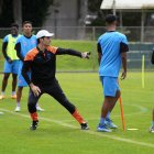 El DT español Josep Alcácer busca plasmar su idea de juego en Liga de Quito.