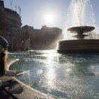 Fuente helada en Trafalgar Square, en Londres.