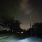 Problemas. Una vía interna de La Aurora tiene las luminarias dañadas.