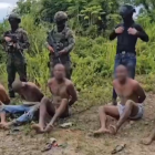 Captura de pantalla de un vídeo difundido por las Fuerzas Armadas sobre la detención de un grupo de presuntos terroristas en Esmeraldas.