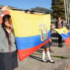 Un ambiente de seguridad se sintió durante la jornada del retorno a clases en la segunda fase. En los exteriores de los establecimientos, policías y brigadas de seguridad controlaban el ingreso de los alumnos.