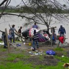 En el sitio se desalojó además a personas que elaboraban carbón de manera clandestina.