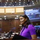 La fiscal general del Estado, Diana Salazar, en su intervención en el pleno.