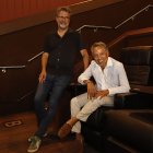 Sebastián Cordero e Iván Vallejo en la premiere de "Al otro lado de la niebla".