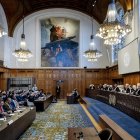 El presidente Donoghue y otros jueces, durante un fallo de la Corte Internacional de Justicia (CIJ) en La Haya, Países Bajos, sobre una solicitud de Sudáfrica de medidas de emergencia para Gaza, 26 de enero de 2024.
