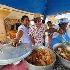 El encocado se puede preparar con un solo tipo de marisco o con una combinación de varios.