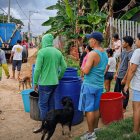 Afectación. En Posorja recibieron el agua mediante tanqueros, este viernes 26 de enero.