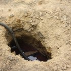 El orificio por donde estaba jalando el combustible