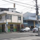 Dos hombres fueron asesinados en este punto de la calle Ayacucho, en Guayaquil.