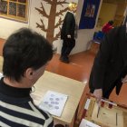 El presidente finlandés, Sauli Niinisto, vota durante las elecciones presidenciales de Finlandia.