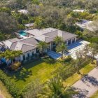 Es la mansión donde se tomó la polémica foto de la piscina.