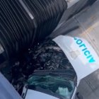 La camioneta de la Policía se impactó con una unidad del Trolebús, en Quito.