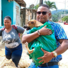La creciente del río Teaone hizo que varias viviendas de los barrios bajos de la cabecera parroquial de Tabiazo se inundarán.