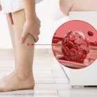 Después de permanecer un par de horas de estar sentada, levántese y estire las piernas