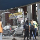 Usuarios que llegan a la estación estaban sorprendidos por la suspensión del servicio en esa parada.