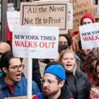 Medida.- Una de las huelgas de periodistas en Estados Unidos.