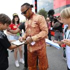 El piloto británico Lewis Hamilton, que acaba de firmar con Ferrari, a su llegada al último GP de Italia.