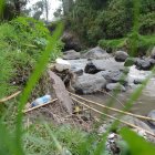 Operativo. En quebradas y ríos se ha encontrado todo tipo de basura.