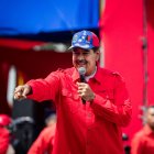 El presidente de Venezuela, Nicolás Maduro, ofrece un discurso tras la marcha oficialista en Caracas.