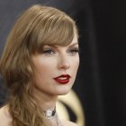 El cantante estadounidense Taylor Swift en la 66ª ceremonia anual de los premios Grammy