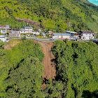Tres deslizamientos de tierra se registran en la vía Latacunga- La Maná.