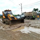 Autoridades y habitantes se unieron para realizar una jornada de limpieza de las calles.